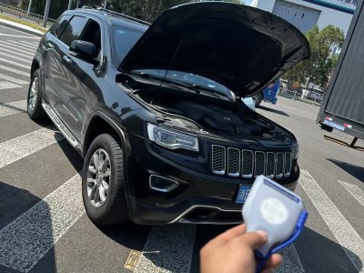 2017年6月 Jeep 大切諾基(進(jìn)口) 3.0L 精英導(dǎo)航版圖片