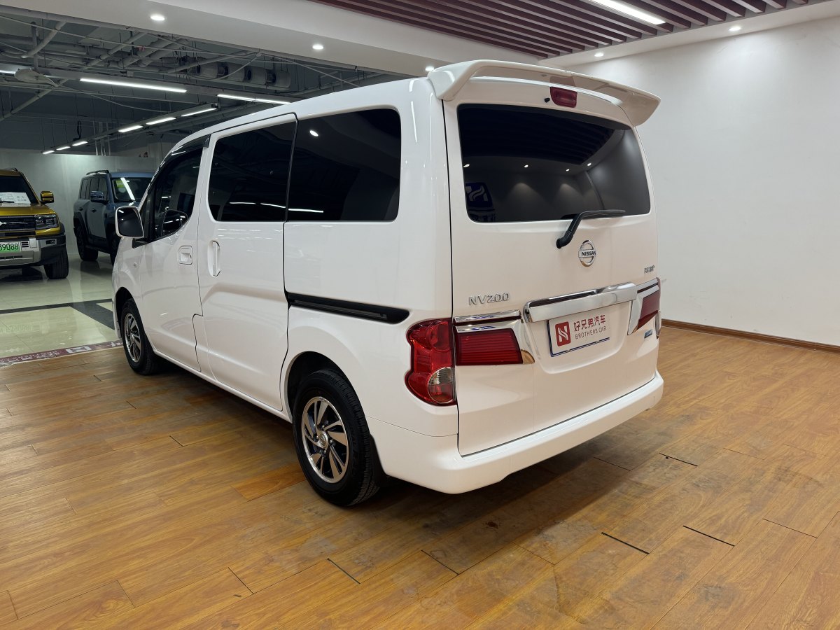 日產(chǎn) NV200  2018款 1.6L CVT豪華型圖片