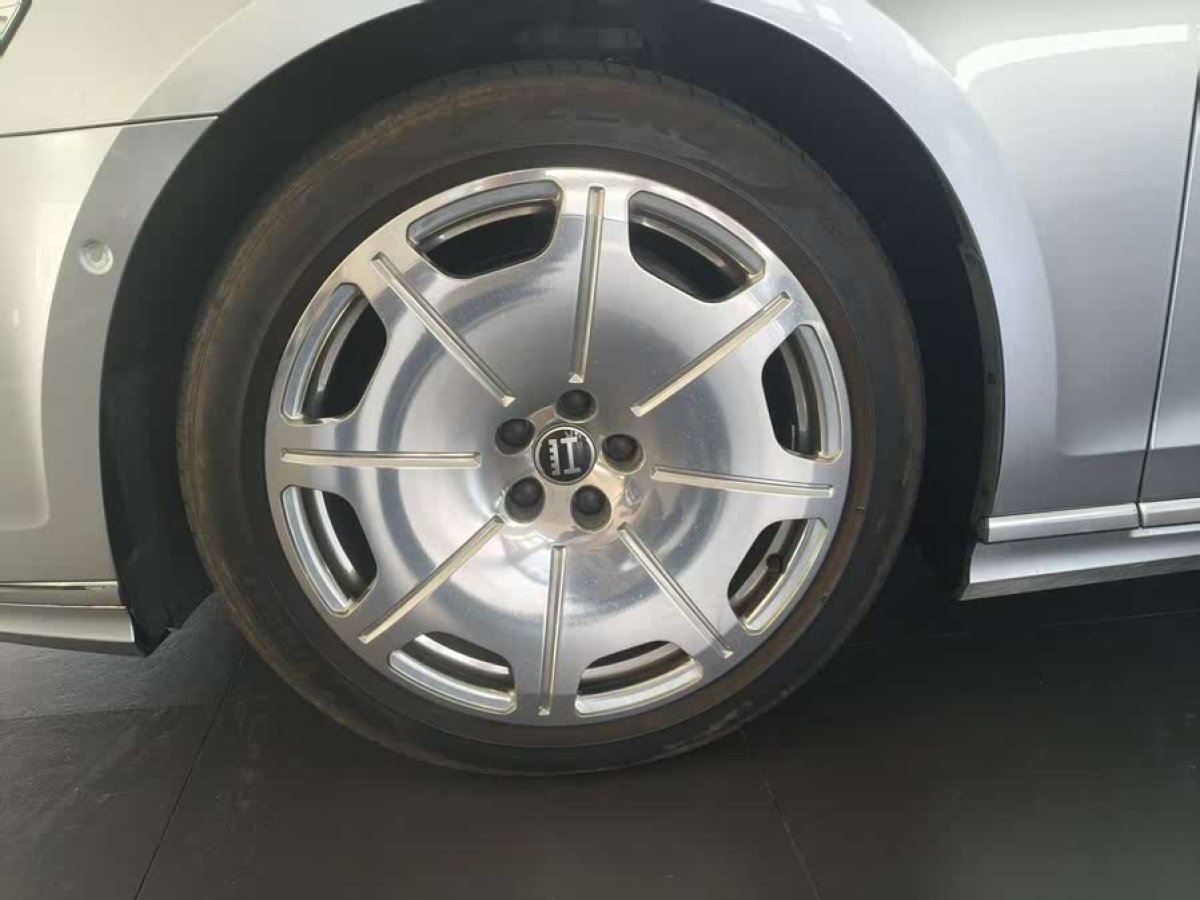 奧迪 奧迪A8  2022款 A8L Horch創(chuàng)始人版 雙色典藏型圖片