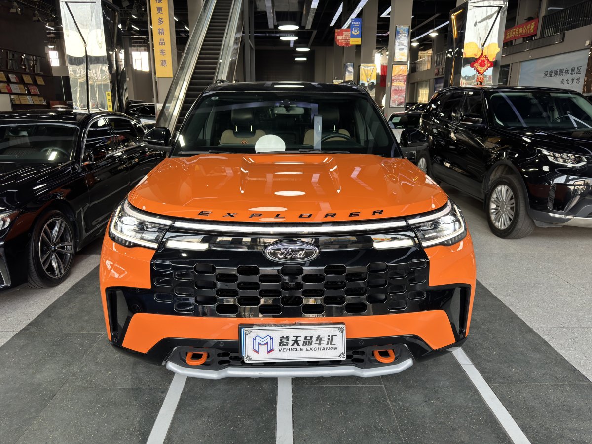 福特 探險(xiǎn)者  2023款 EcoBoost 285 昆侖巔峰版 7座圖片