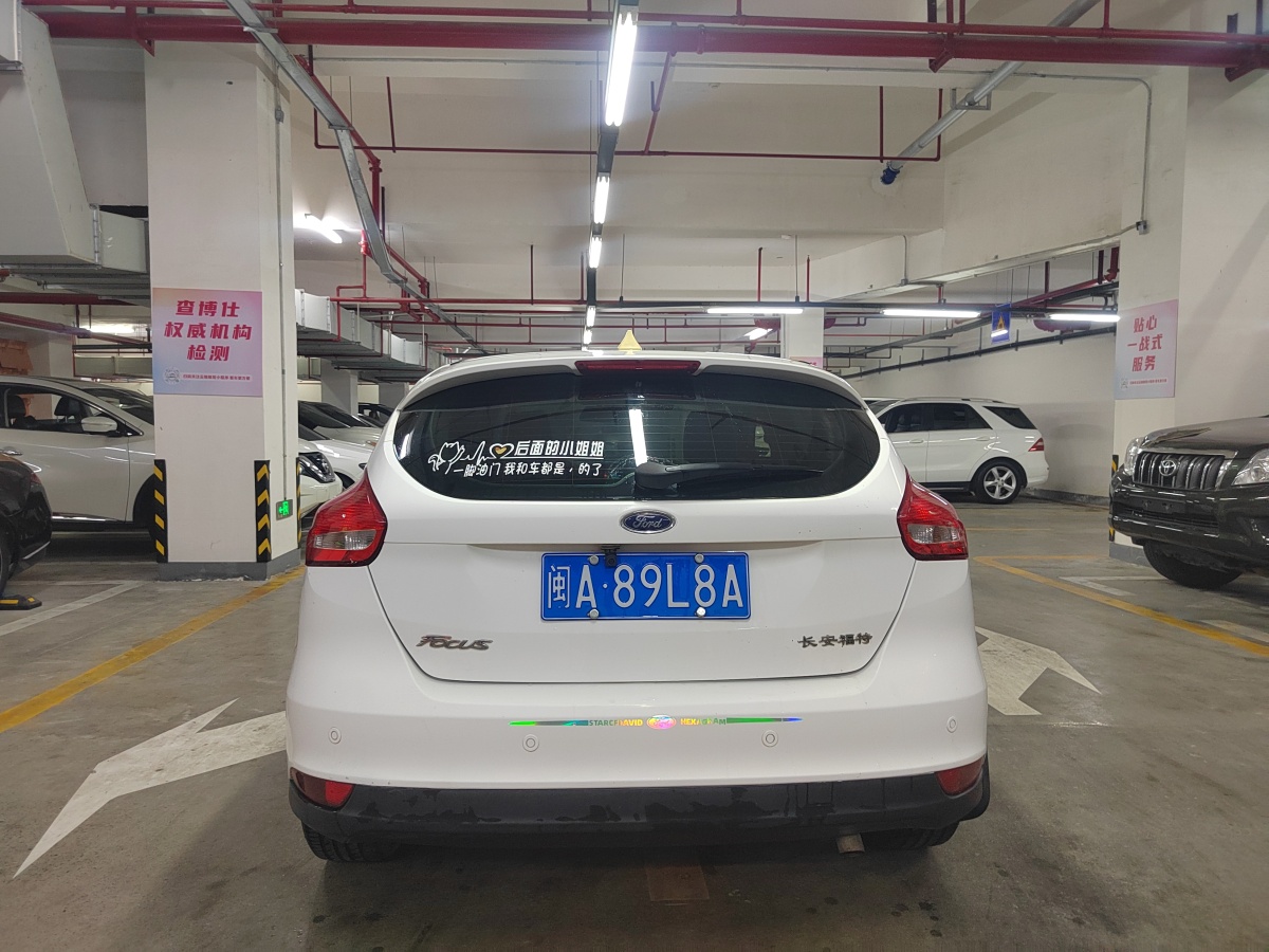 福特 ?？怂? 2015款 兩廂 1.6L 自動風尚型圖片