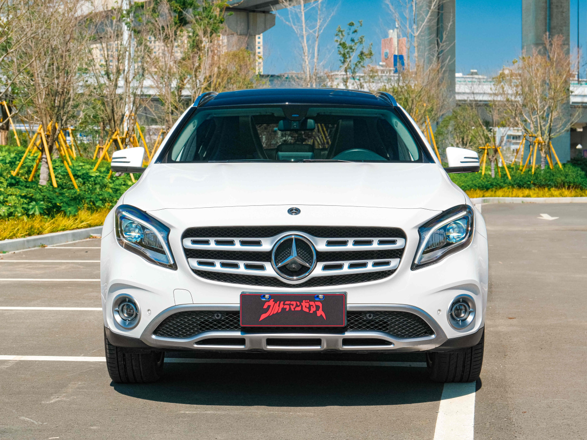 奔馳 奔馳GLA  2017款 GLA 220 4MATIC 時(shí)尚型圖片