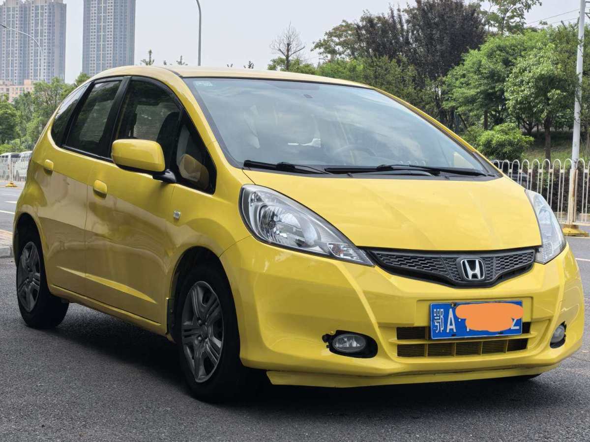 本田 飛度  2011款 1.3L 自動舒適版圖片