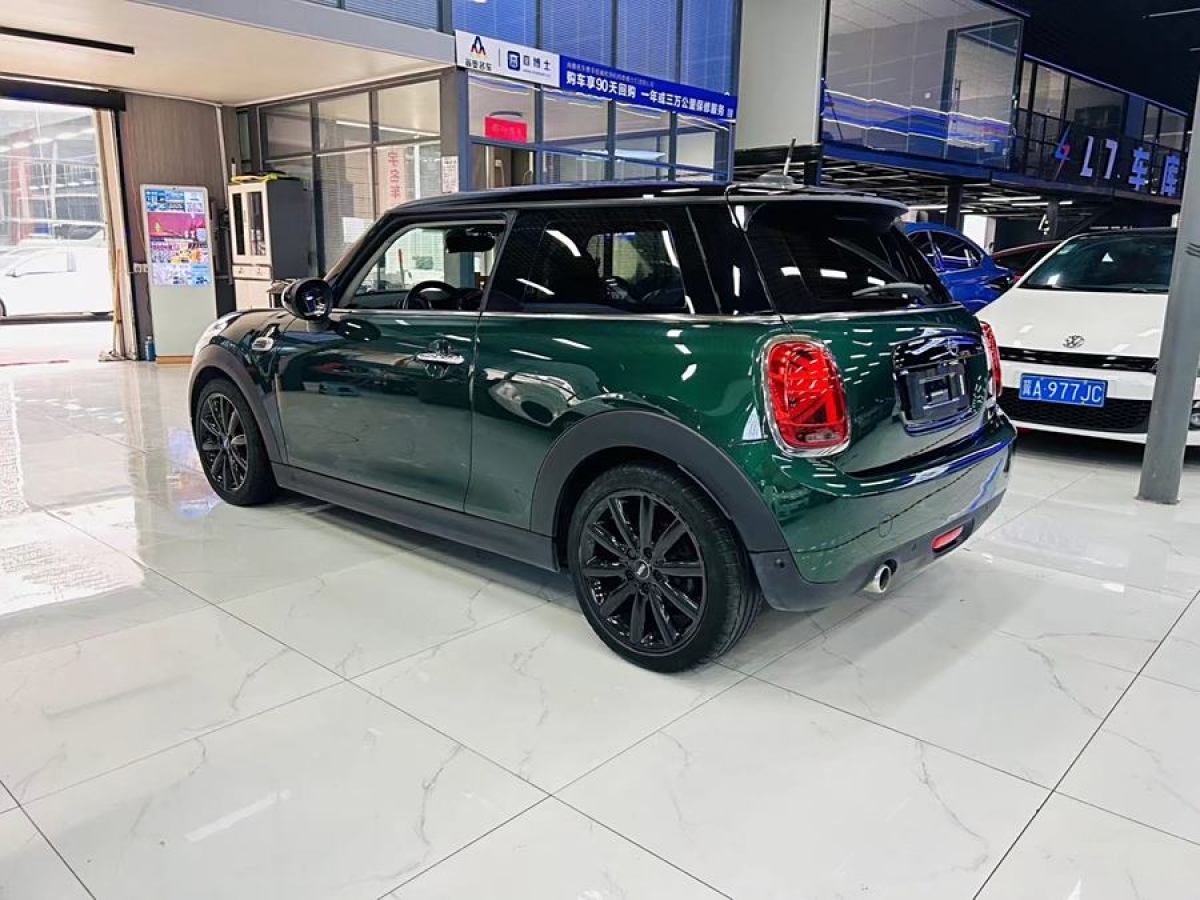 MINI COUNTRYMAN  2018款 1.5T COOPER 藝術(shù)家圖片