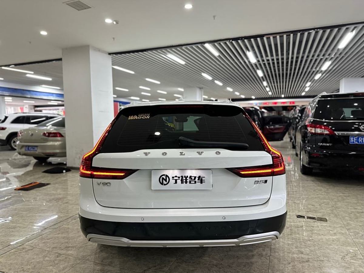 2022年12月沃爾沃 V90  2023款 Cross Country B5 AWD 智遠(yuǎn)版