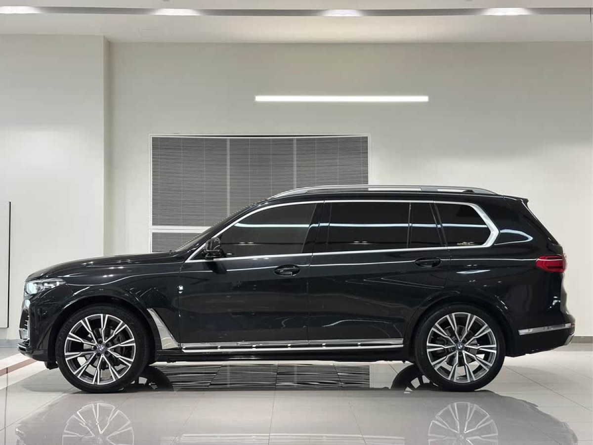 寶馬 寶馬X7  2020款 xDrive40i 個(gè)性化定制限量版 豪華套裝圖片