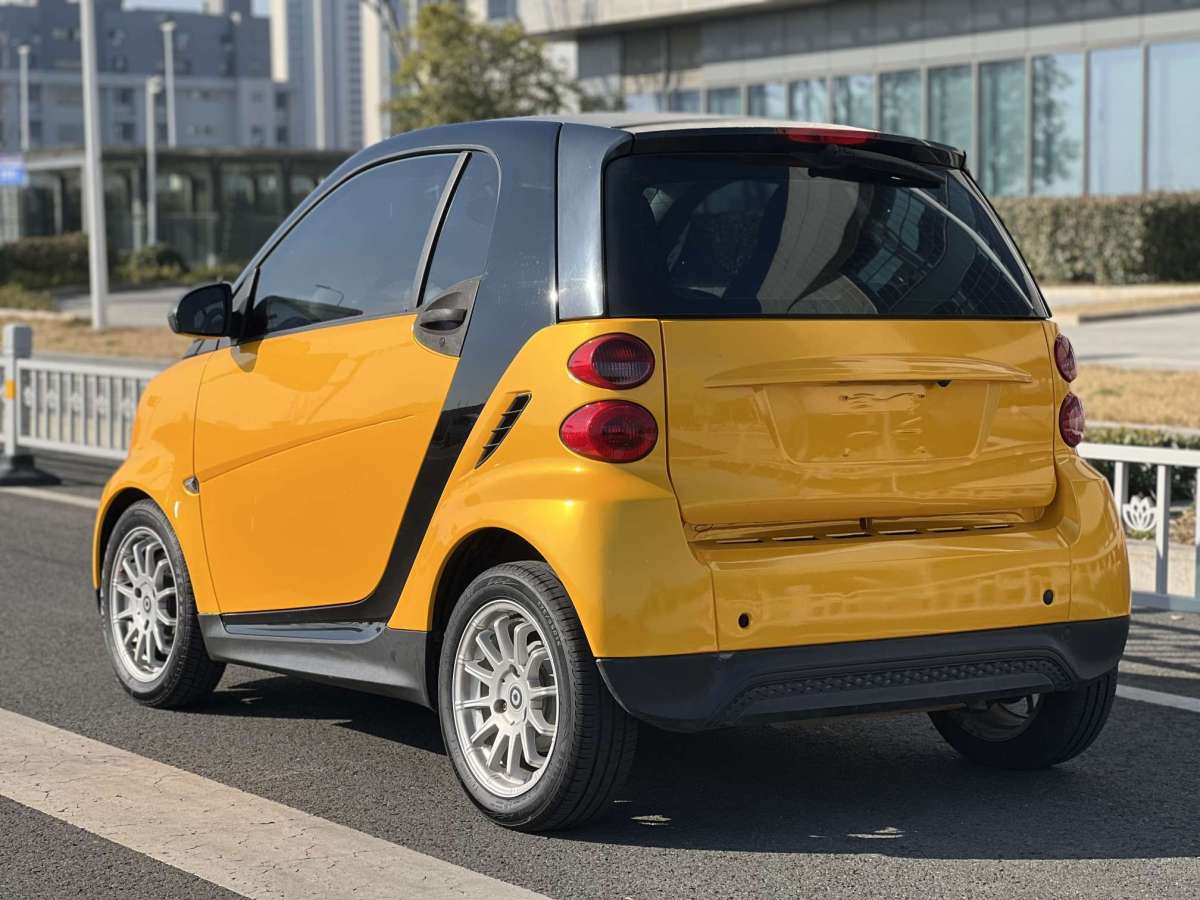 smart fortwo  2014款 1.0 MHD 硬頂新年特別版圖片