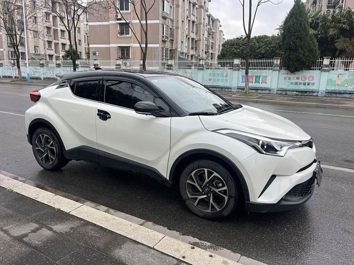 2021年5月豐田 C-HR  2021款 2.0L 豪華版