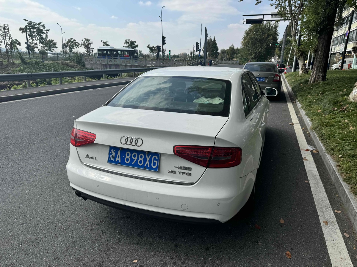 奧迪 奧迪A4L  2013款 35 TFSI 自動標準型圖片