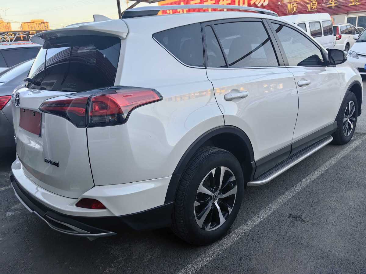 豐田 RAV4  2018款 榮放 2.0L CVT兩驅(qū)風(fēng)尚版圖片