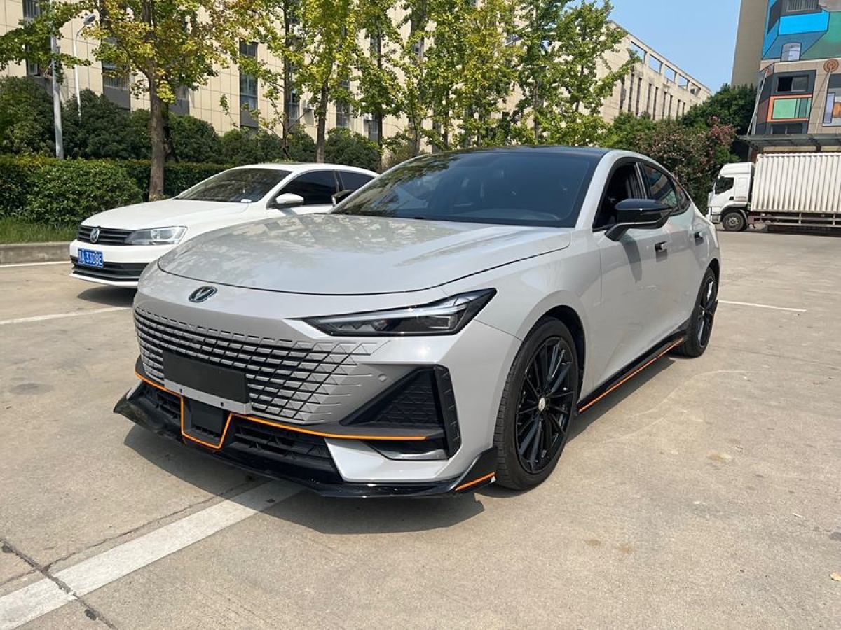 長(zhǎng)安 長(zhǎng)安UNI-V  2022款 1.5T 運(yùn)動(dòng)版圖片