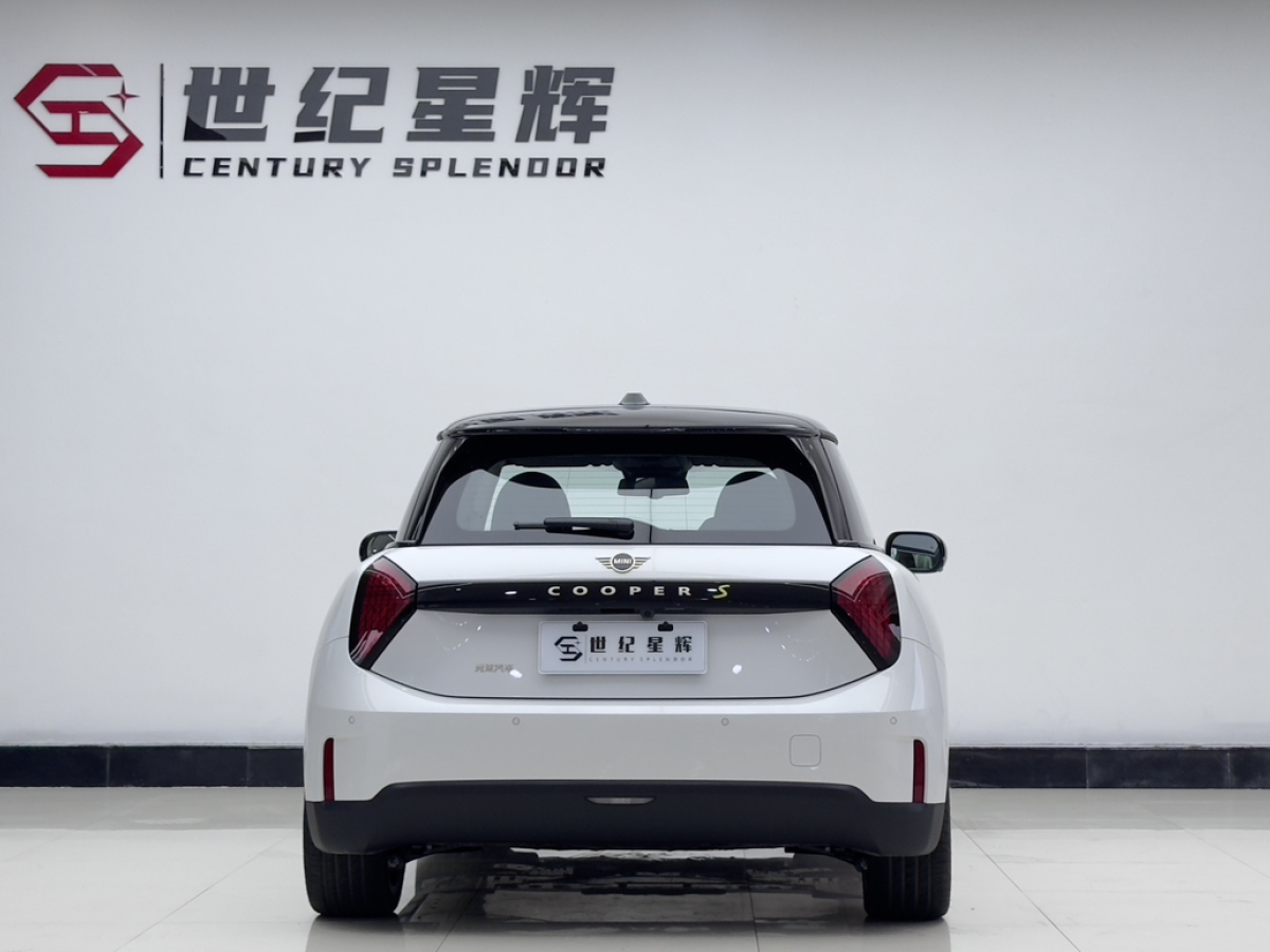 電動MINI COOPER 2024款 452km COOPER SE 藝術家圖片