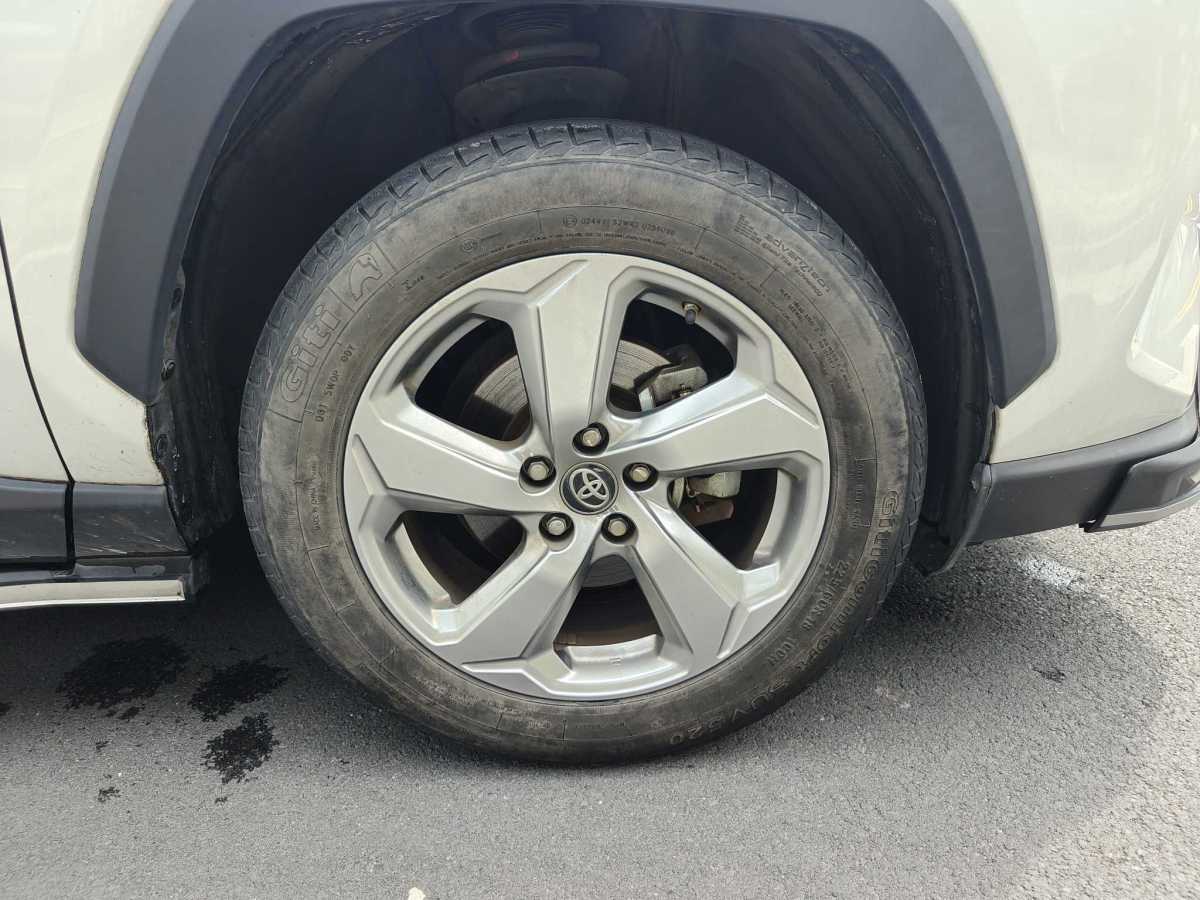 豐田 RAV4  2018款 榮放 2.0L CVT兩驅(qū)風(fēng)尚版圖片