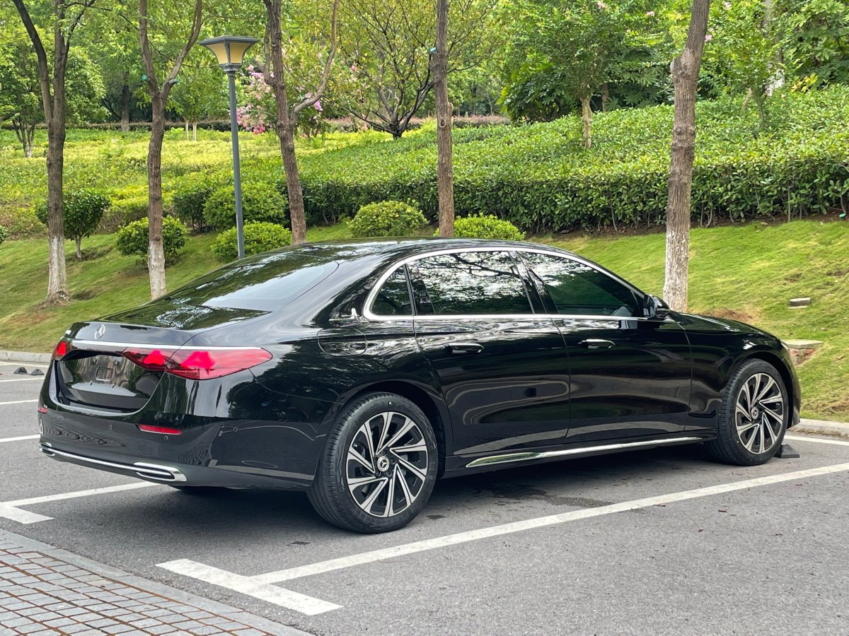 奔馳 奔馳E級(jí)  2024款 E 300 L 豪華型圖片