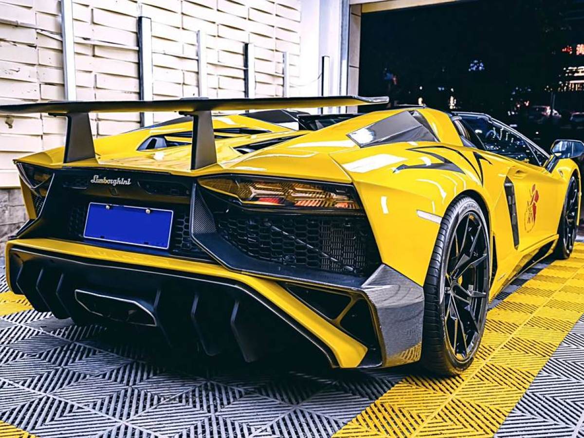 蘭博基尼 Aventador  2013款 LP 700-4 Roadster圖片