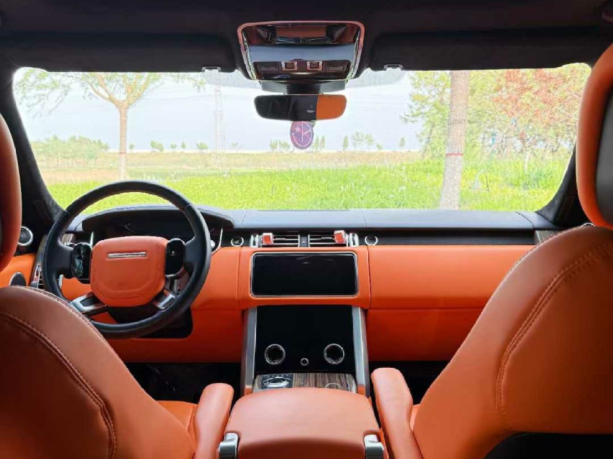 路虎 攬勝  2019款 3.0 V6 SC 傳世加長(zhǎng)版圖片