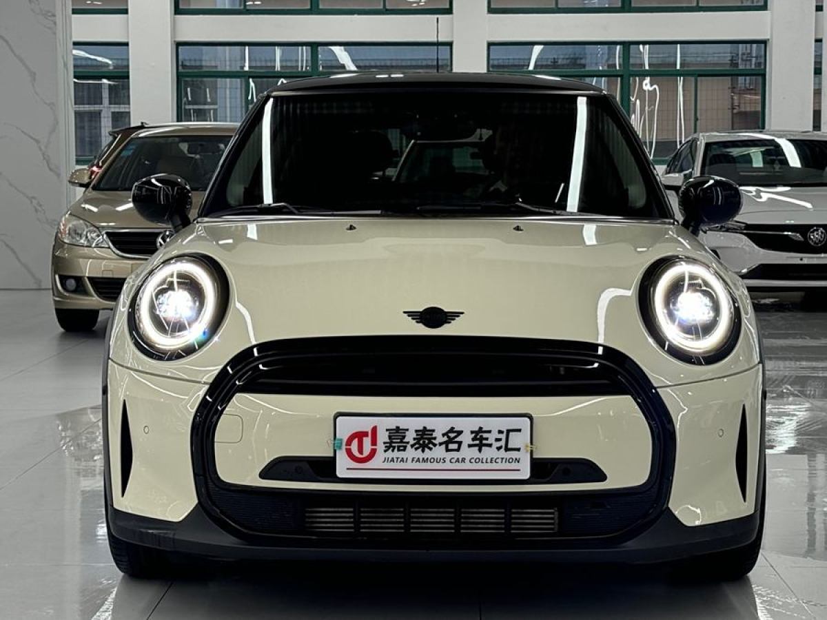 2022年11月MINI MINI  2023款 改款 1.5T COOPER 藝術(shù)家