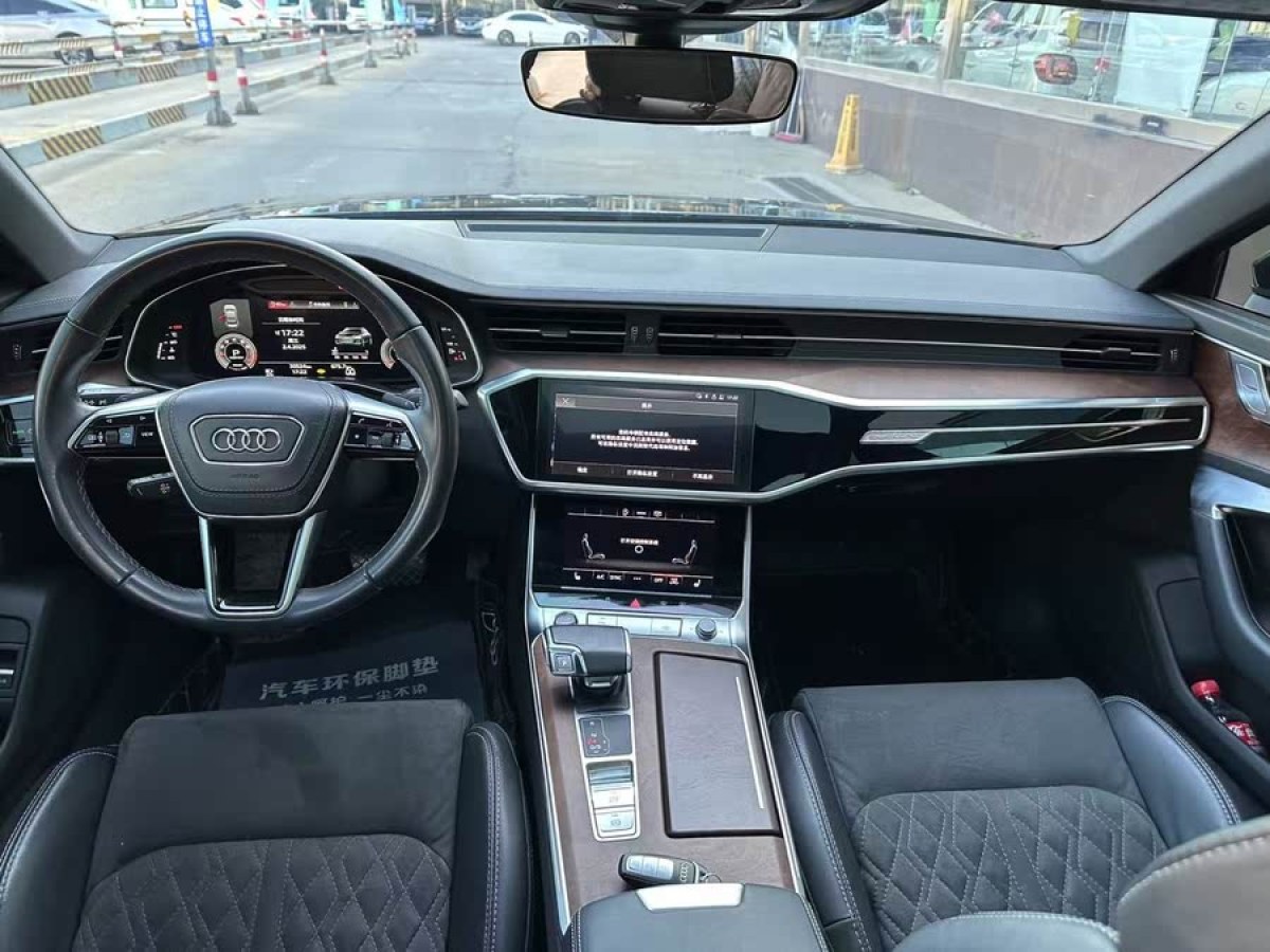 奧迪 奧迪A6L  2023款 改款 45 TFSI quattro 臻選動(dòng)感型圖片