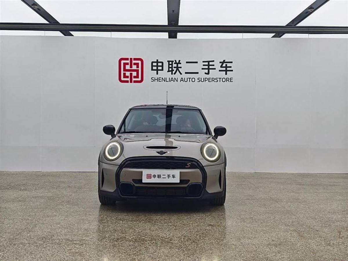 MINI MINI  2023款 改款 2.0T COOPER S 藝術(shù)家圖片