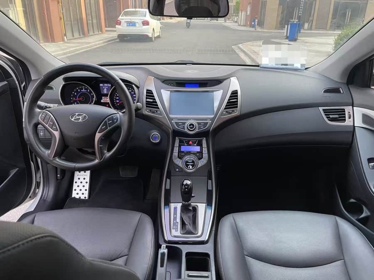 現(xiàn)代 朗動  2013款 1.6L 自動尊貴型圖片