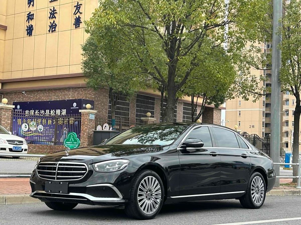 奔馳 奔馳E級(jí)  2022款 改款 E 300 L 豪華型圖片