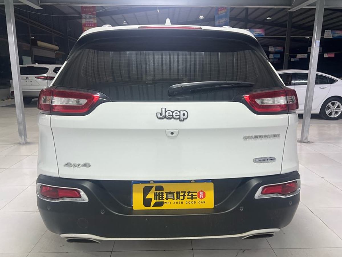 Jeep 自由光  2016款 2.4L 專業(yè)版圖片