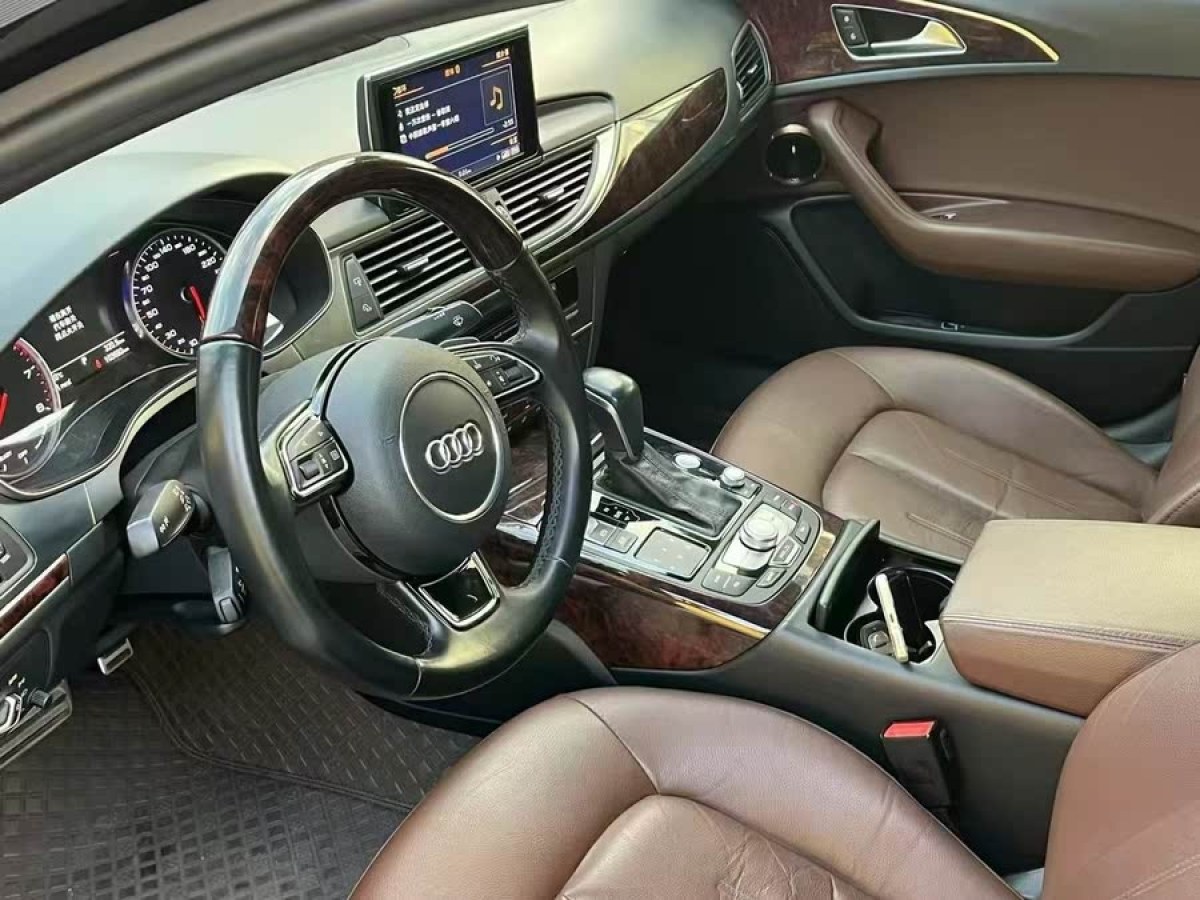 奧迪 奧迪A4L  2018款 30周年年型 45 TFSI quattro 運(yùn)動(dòng)型圖片