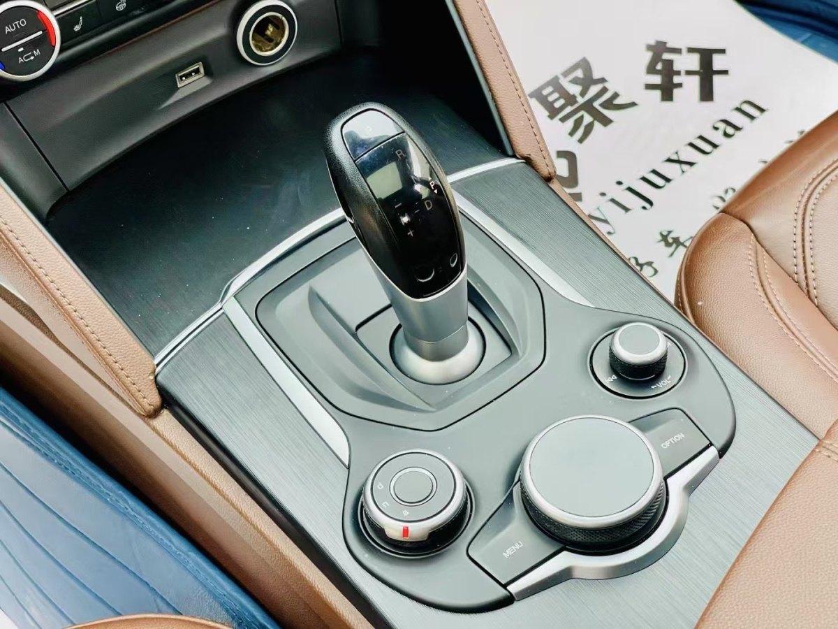 阿爾法·羅密歐 Stelvio  2017款 2.0T 200HP 豪華版圖片