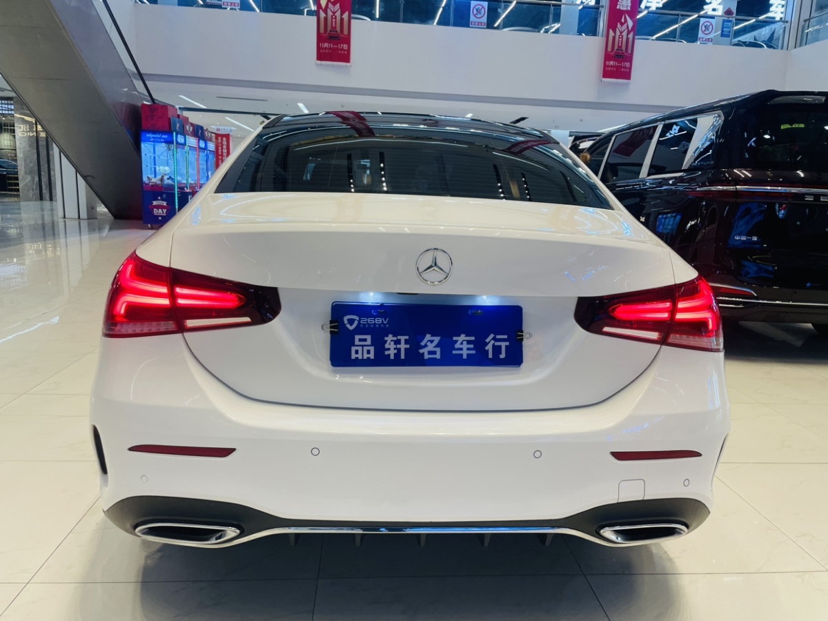 奔馳 奔馳A級(jí)  2019款 A 200 L 運(yùn)動(dòng)轎車先行特別版圖片