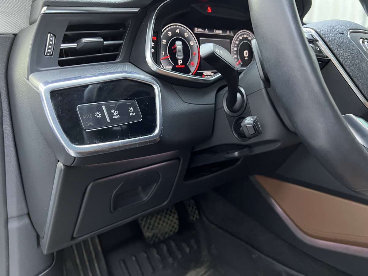 奥迪 奥迪A7  2019款 55 TFSI quattro 竞技版图片