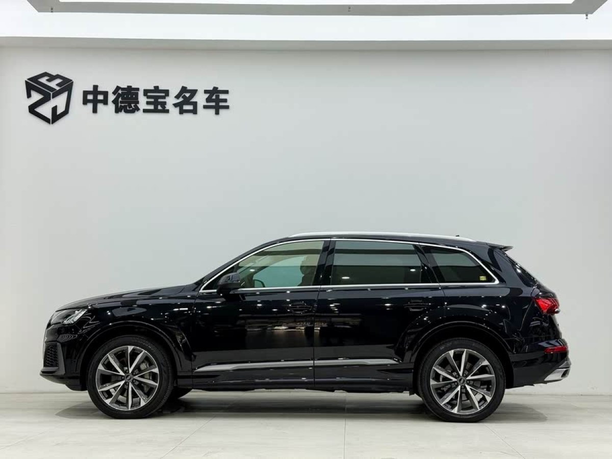 奧迪 奧迪Q7  2023款 55 TFSI quattro S line運(yùn)動(dòng)型圖片