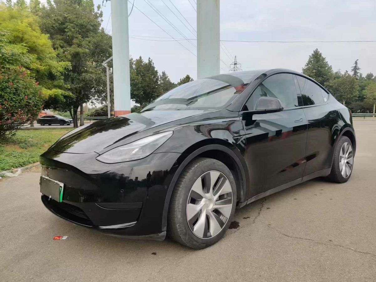 2023年1月特斯拉 Model S  2023款 三電機(jī)全輪驅(qū)動(dòng) Plaid版