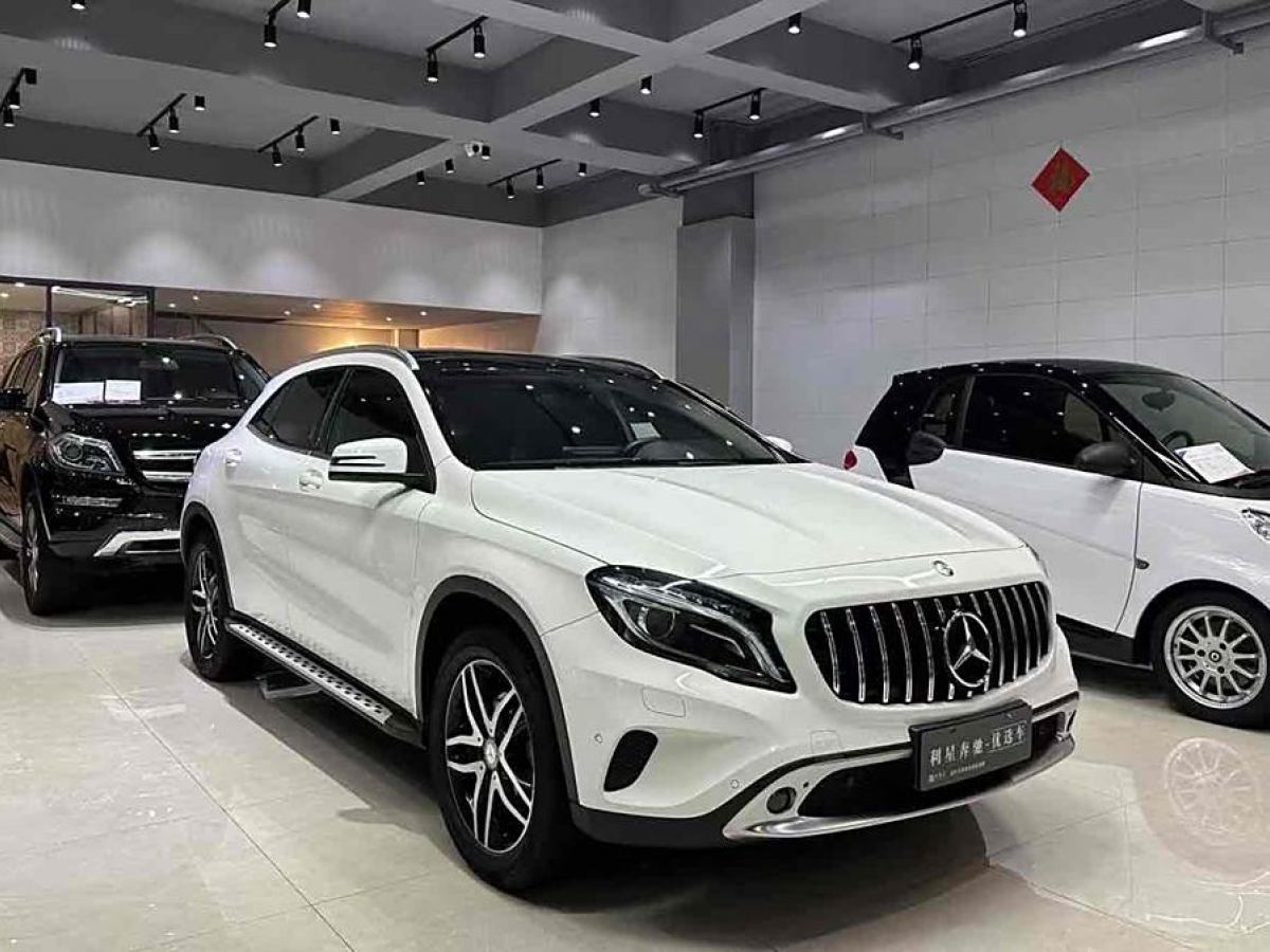 奔馳 奔馳GLA  2015款 GLA 220 4MATIC 時(shí)尚型圖片