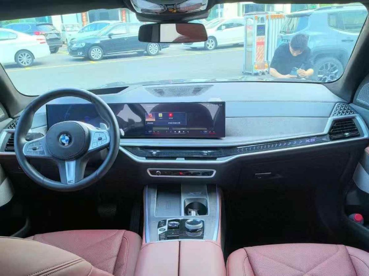 寶馬 寶馬X5  2024款 xDrive 40Li 尊享型黑焰限量版圖片