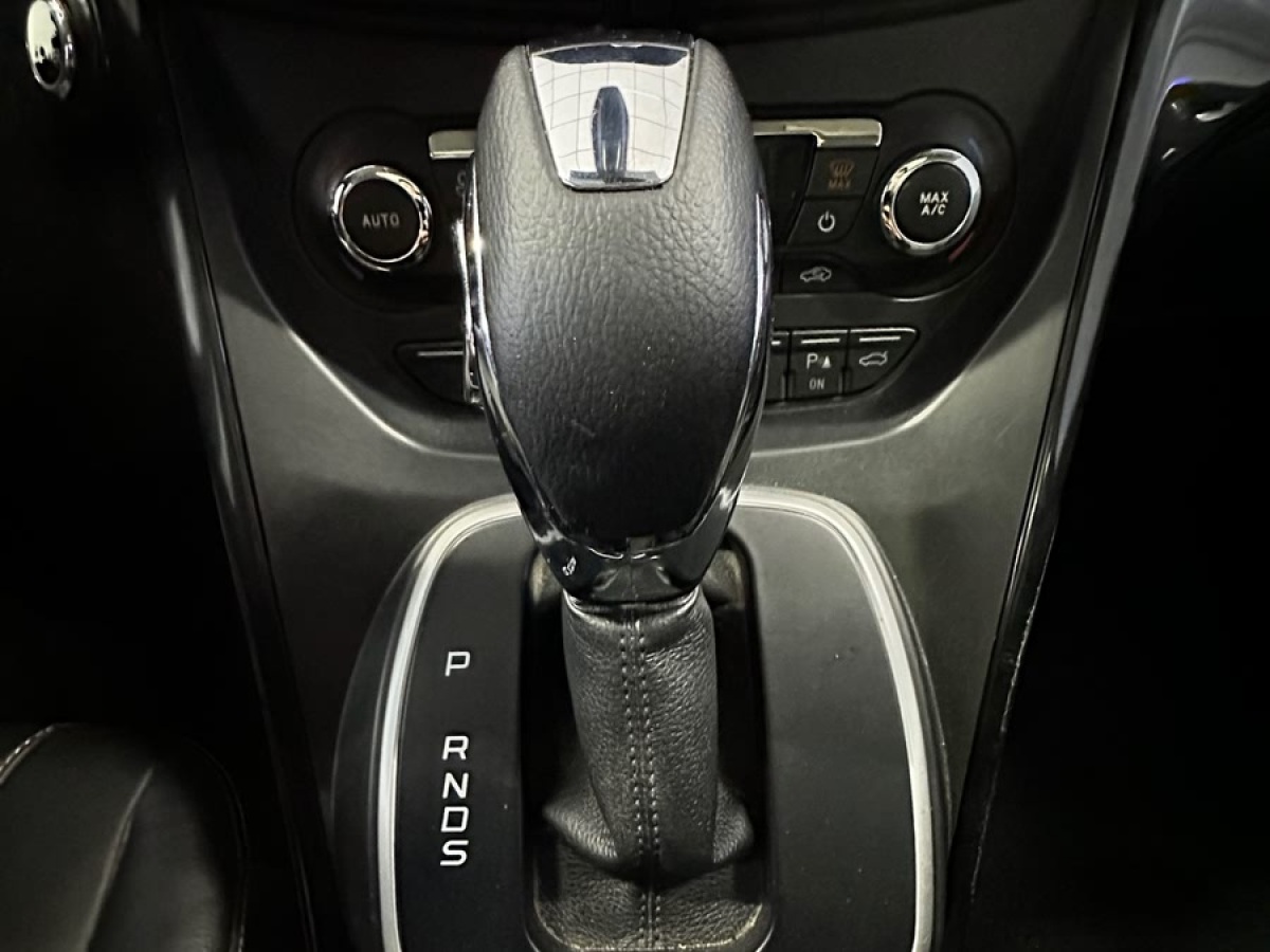 福特 翼虎  2013款 2.0L GTDi 四驅(qū)尊貴型圖片