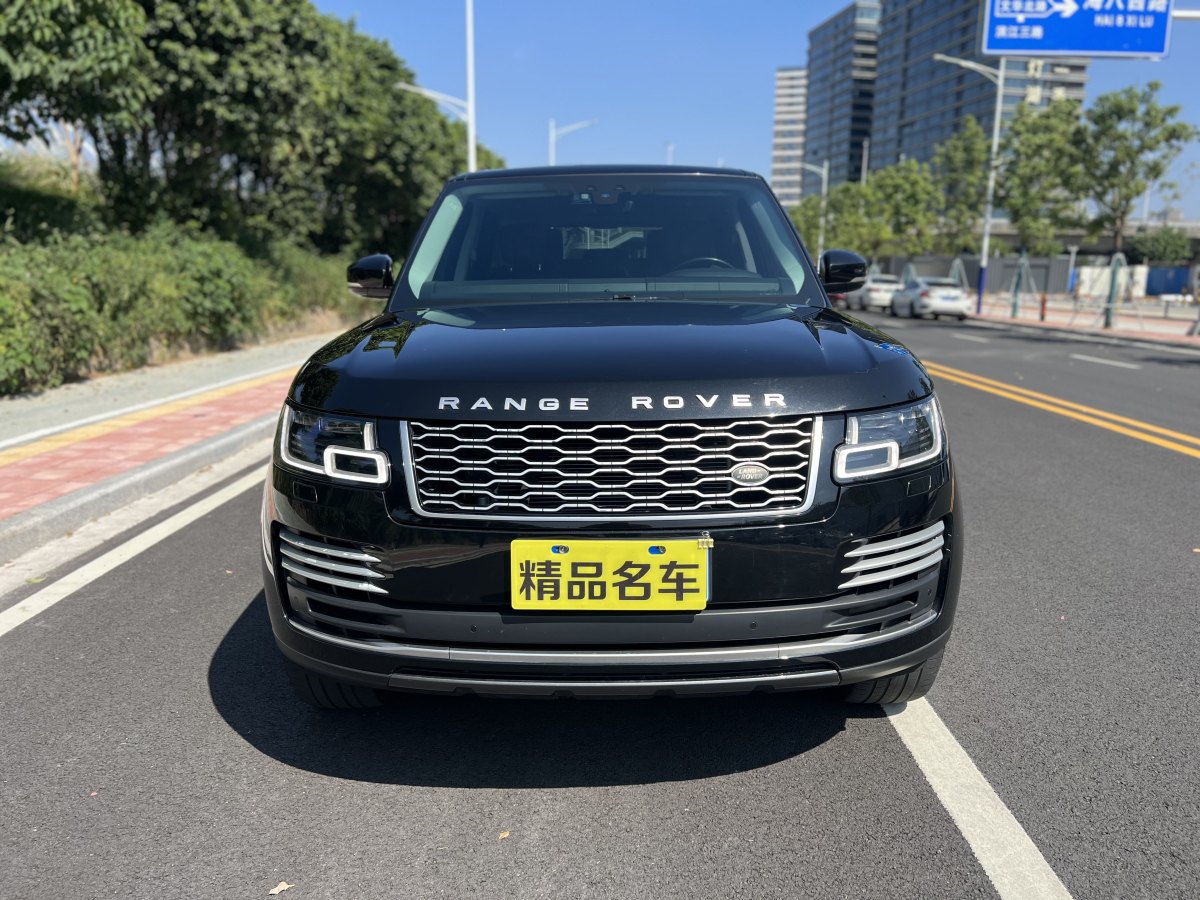 路虎 攬勝  2018款 3.0 V6 SC Vogue 傳世加長(zhǎng)版圖片