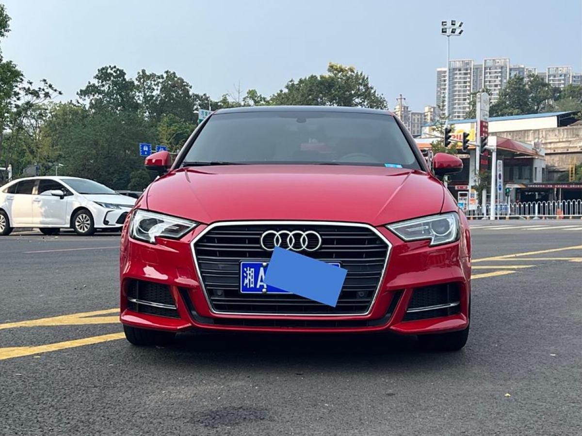 奧迪 奧迪A3  2018款 30周年年型 Sportback 35 TFSI 時(shí)尚型圖片