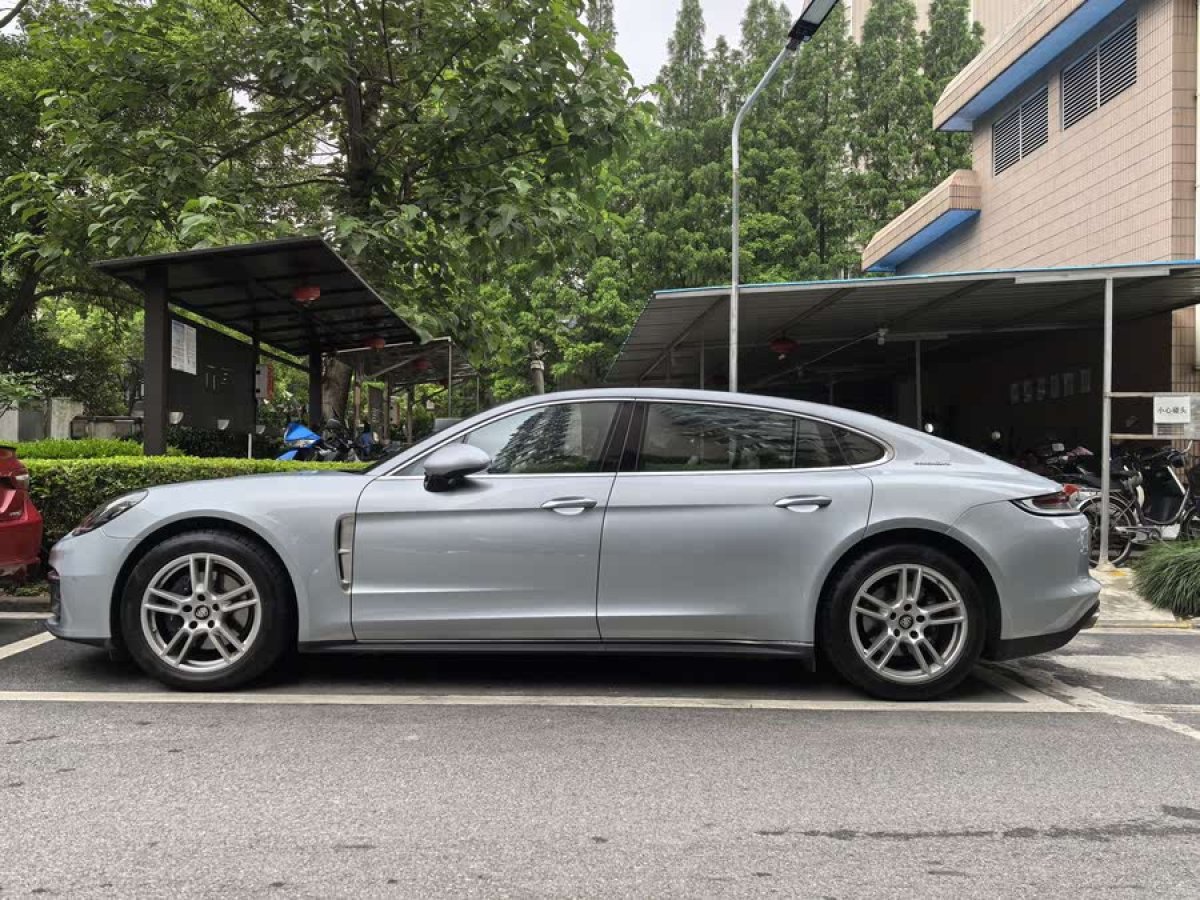 保時(shí)捷 Panamera  2022款 Panamera 4 行政加長(zhǎng)版 2.9T圖片