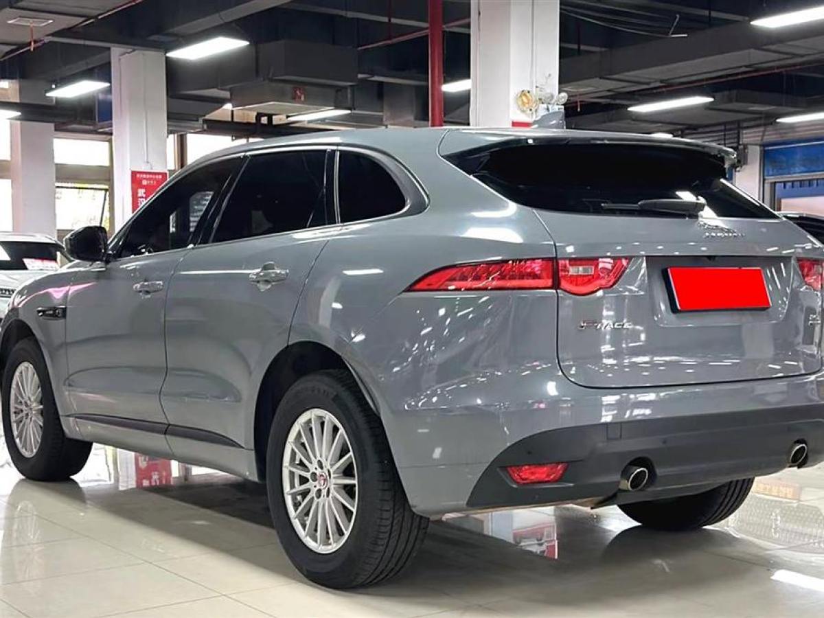 捷豹 F-PACE  2018款 2.0T 兩驅(qū)都市尊享版圖片