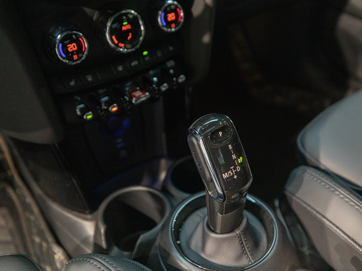 MINI MINI  2023款 改款 2.0T COOPER S 藝術(shù)家圖片