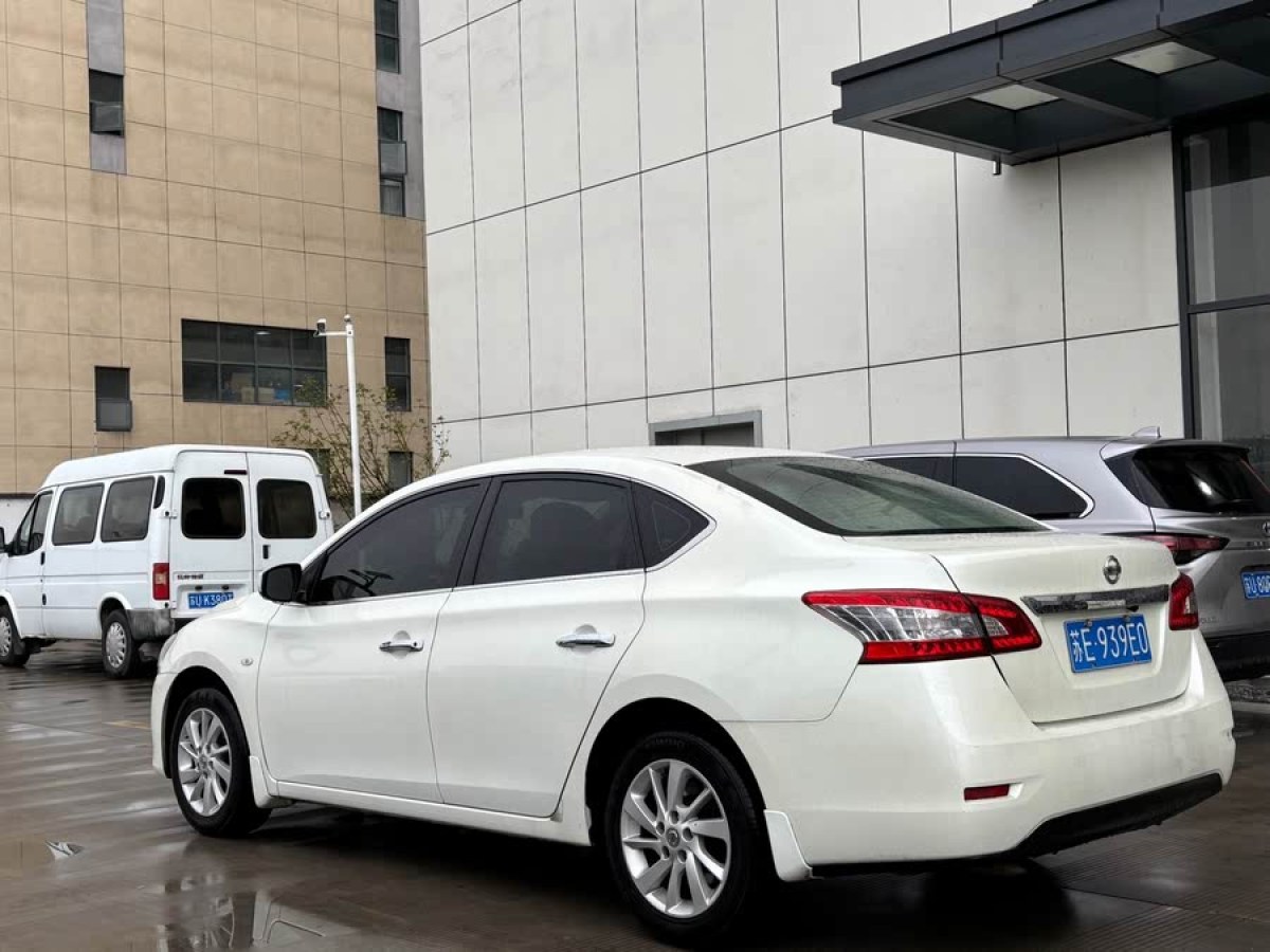 日產(chǎn) 軒逸  2012款 1.8XE CVT舒適版圖片