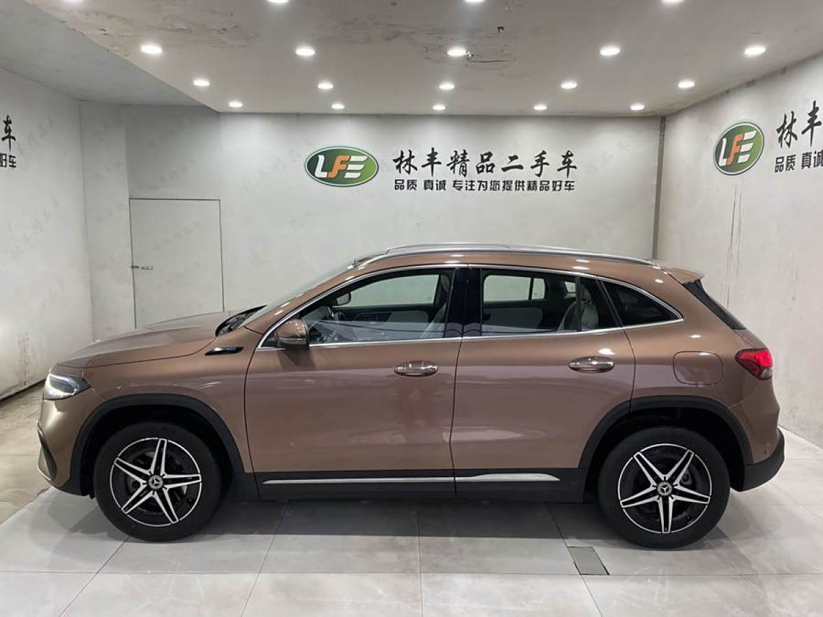 奔馳 奔馳EQA  2022款 EQA 300 4MATIC 首發(fā)特別版圖片