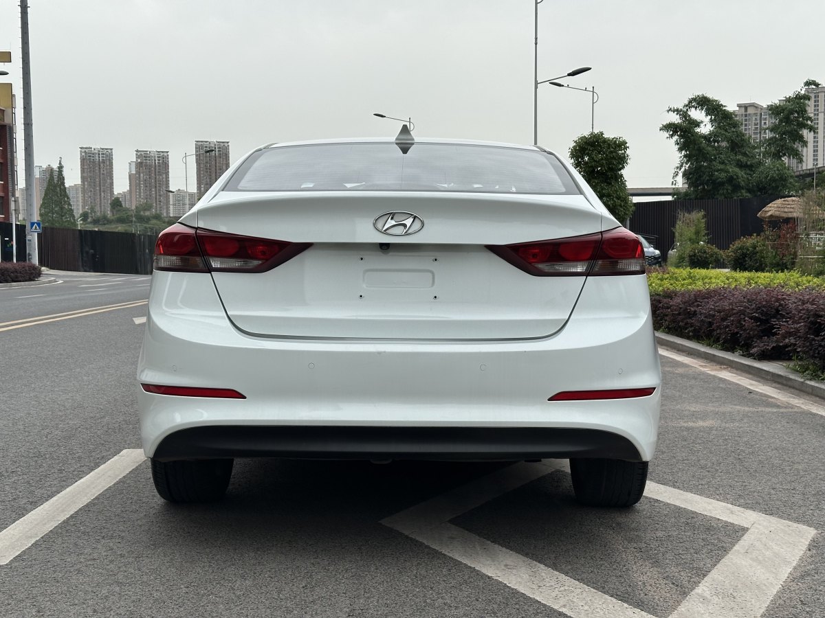 現(xiàn)代 領(lǐng)動  2016款 1.6L 自動智炫?精英型圖片