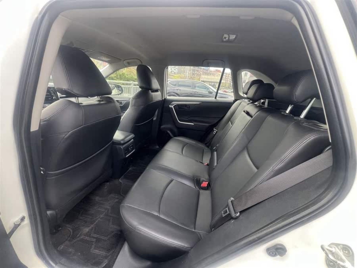 豐田 RAV4榮放  2020款 2.0L CVT兩驅(qū)都市版圖片