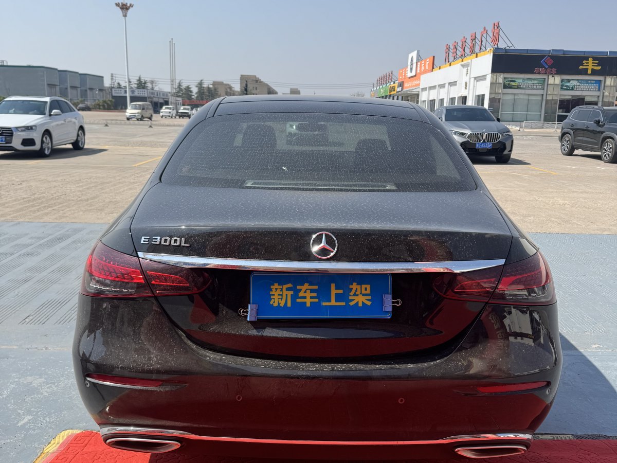 奔馳 奔馳E級(jí)  2022款 改款二 E 300 L 時(shí)尚型圖片