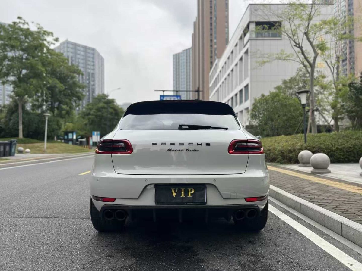 保時(shí)捷 Macan 圖片