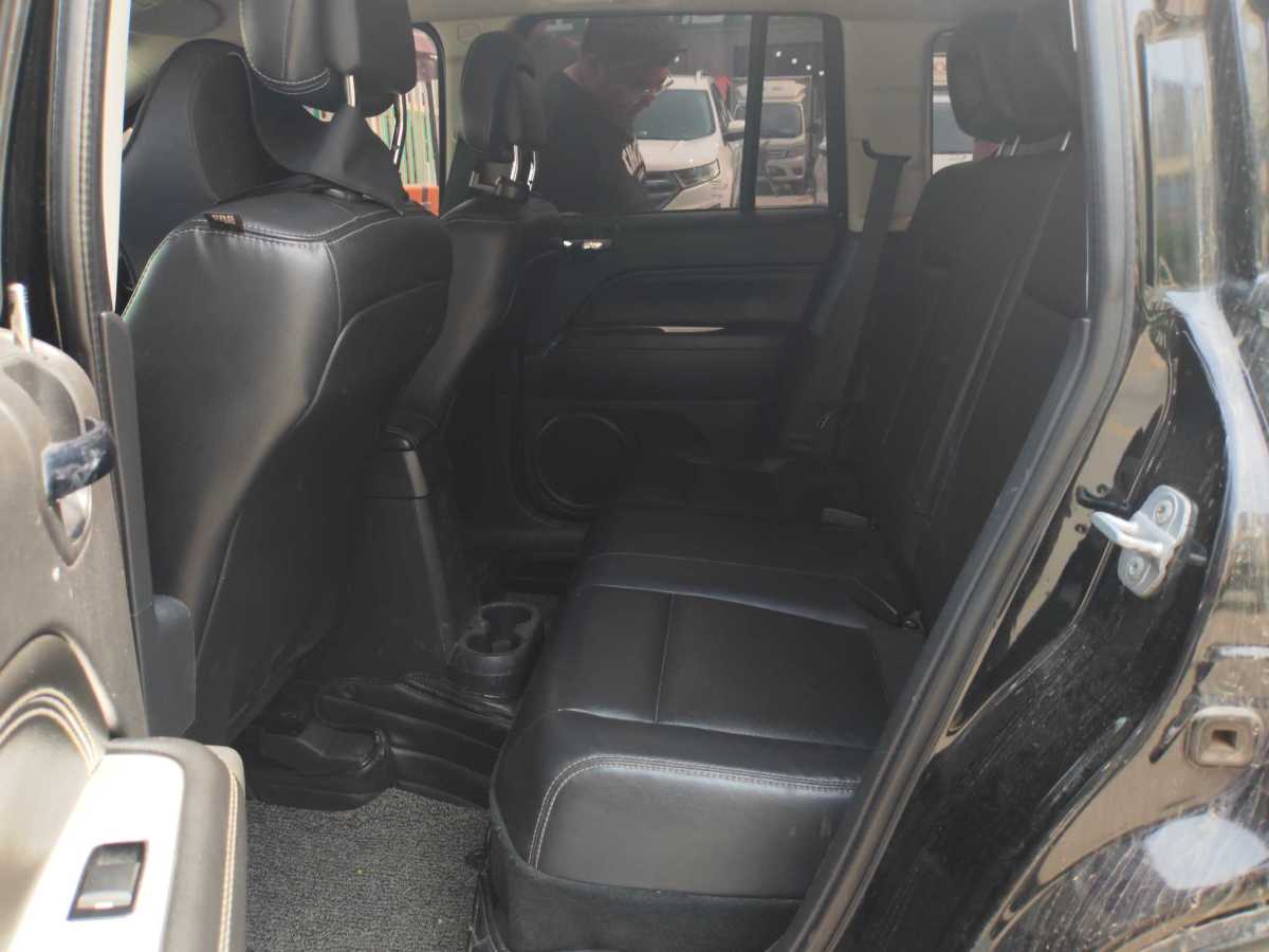 Jeep 指南者  2014款 改款 2.4L 四驅(qū)豪華版圖片