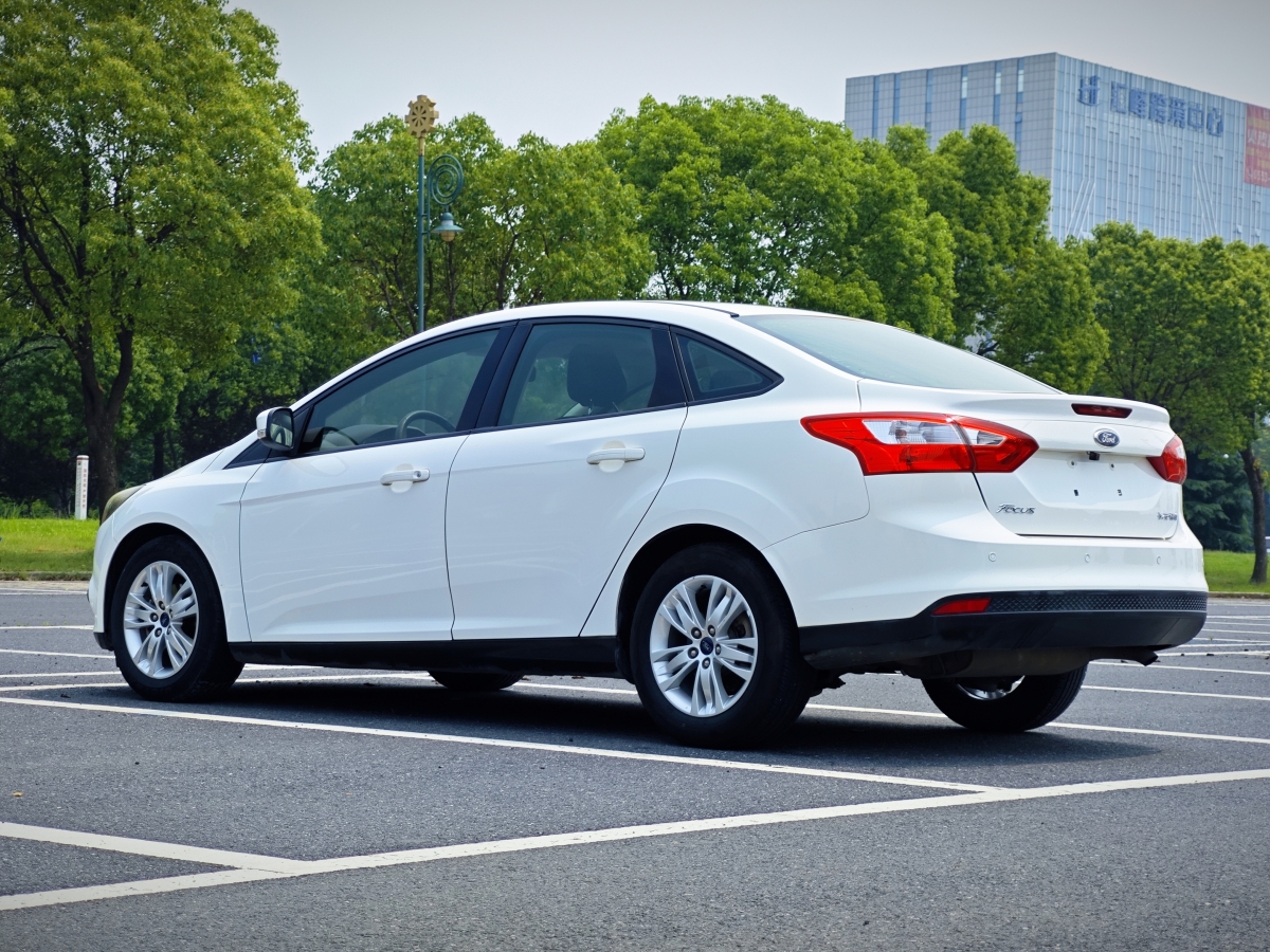 福特 ?？怂? 2012款 三廂 1.6L 自動(dòng)舒適型圖片