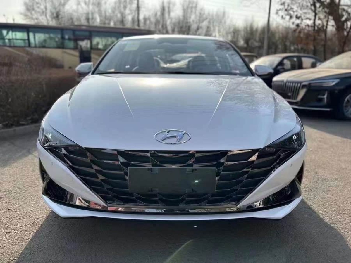 現(xiàn)代 伊蘭特  2022款 1.5L CVT LUX尊貴版圖片