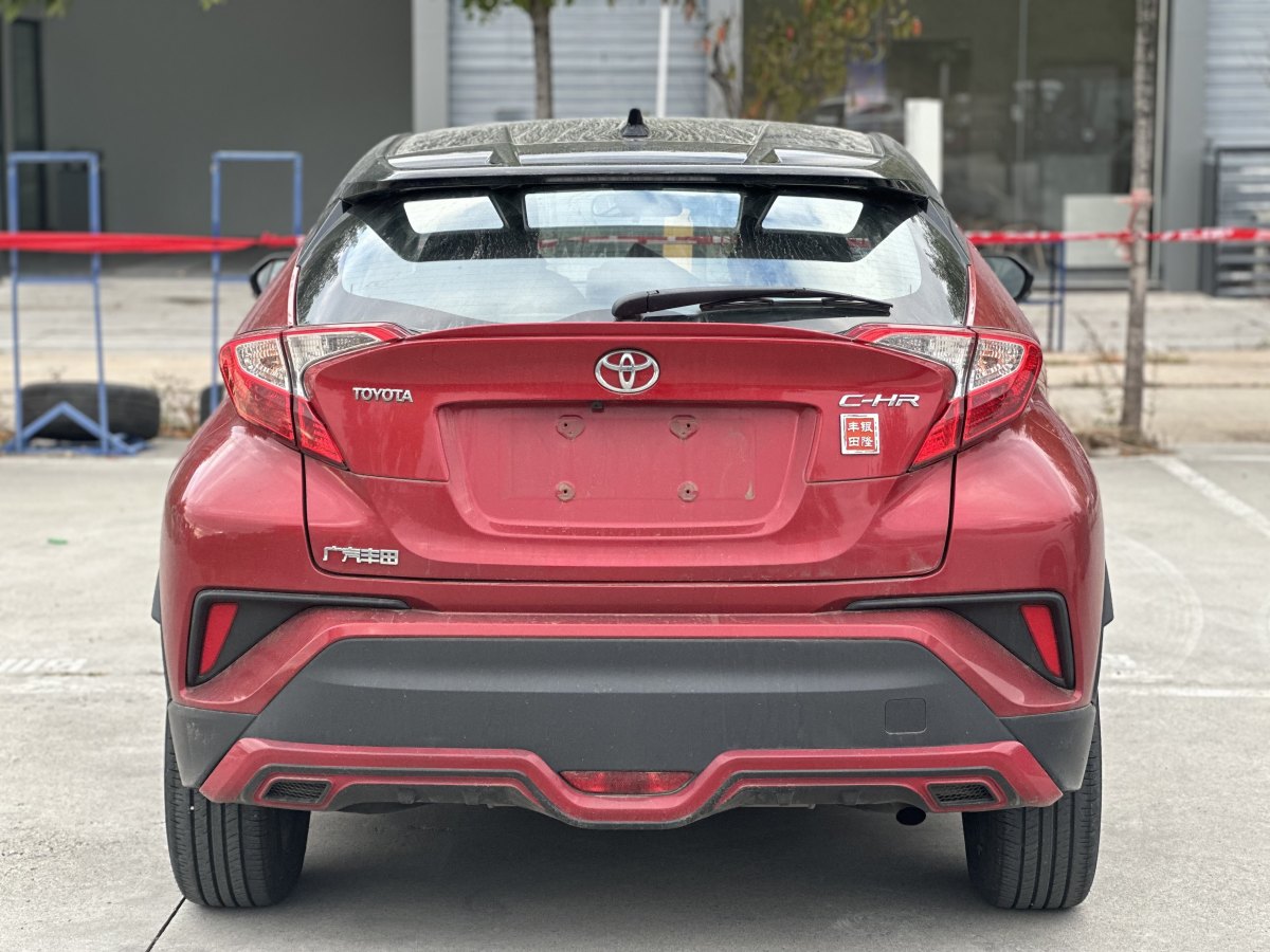 豐田 C-HR  2020款 2.0L 領(lǐng)先版圖片